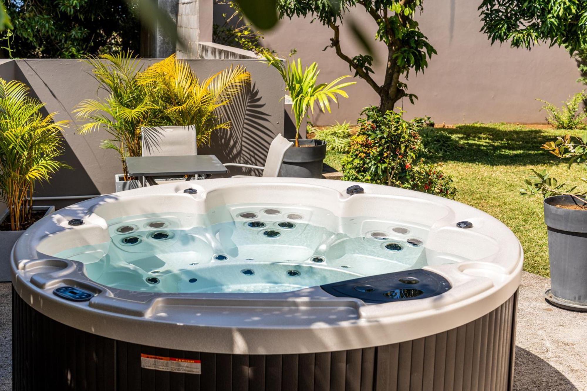 Villa Et Grand Jacuzzi Six Personnes, En Pleine Nature แซ็ง-โฌเซฟ ภายนอก รูปภาพ