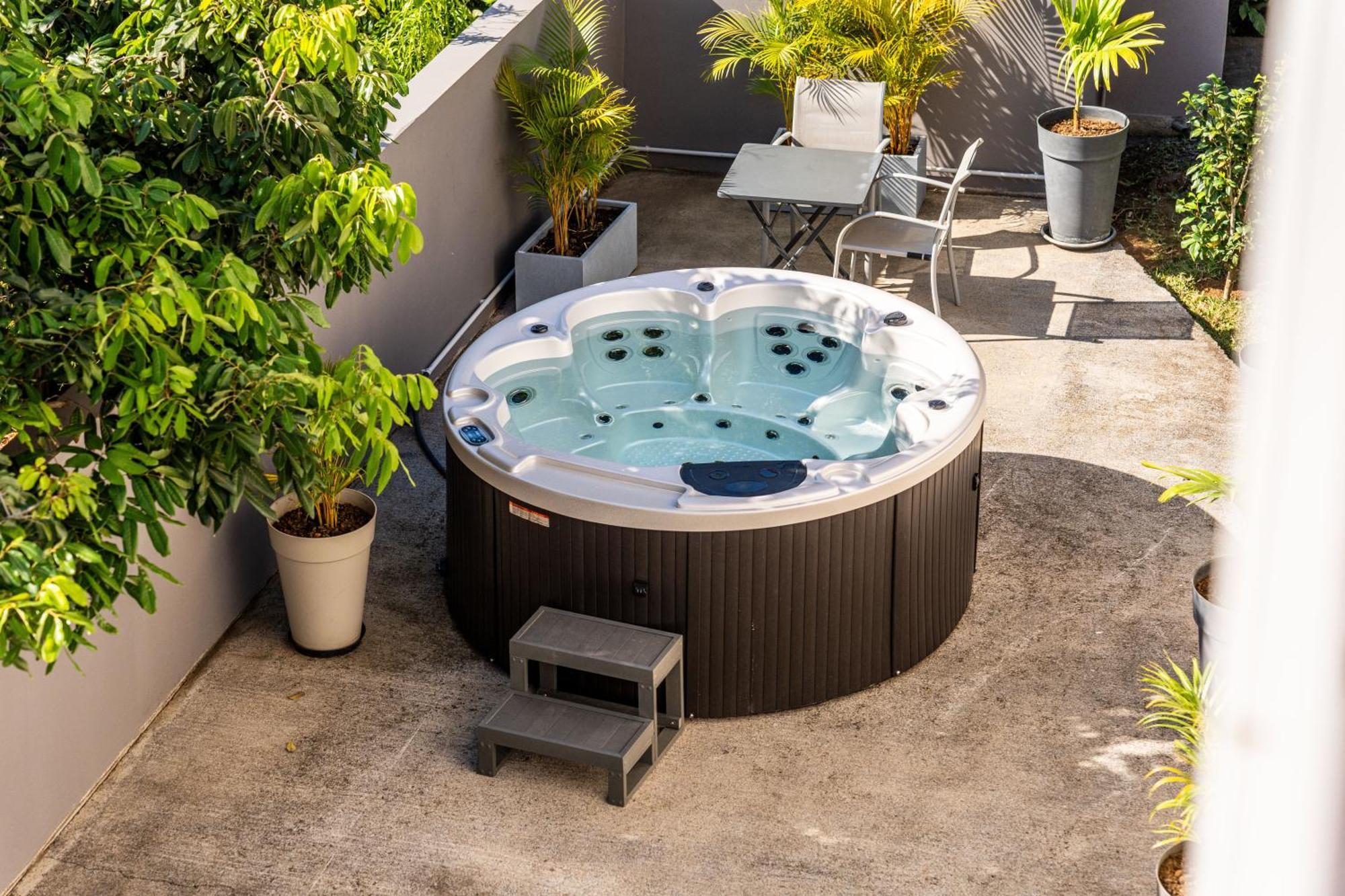Villa Et Grand Jacuzzi Six Personnes, En Pleine Nature แซ็ง-โฌเซฟ ภายนอก รูปภาพ
